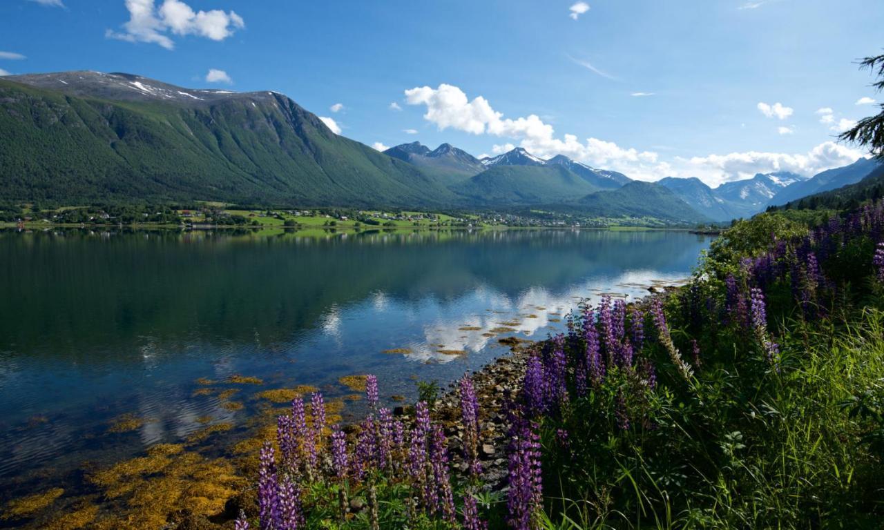 Isfjorden Turisthotell & Motell Esterno foto